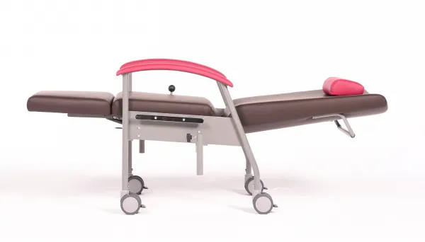 Sita Variationsliege fahrbar mit Rollen, mit Infusion und Blutabnahme-Set