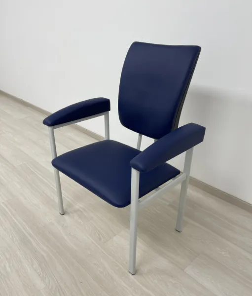 AGA Adipositas XXL Blutabnahmestuhl BES-1062, Gestell lackiert, 300 KG Tragkraft, RAL 9010 Weiß-Grau