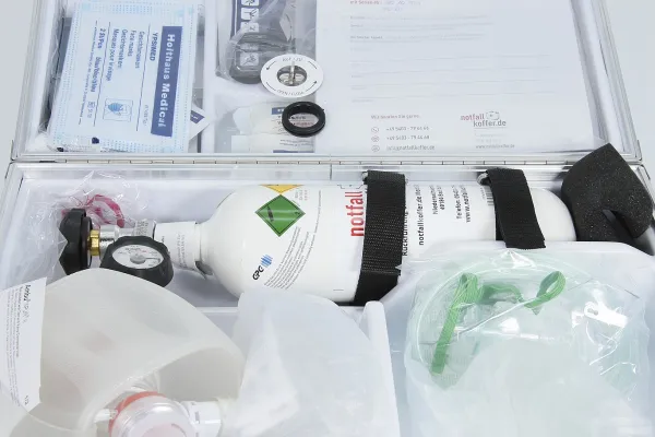 Notfallkoffer EuroSafe® Praxis mit Sauerstoff-Beatmungseinheit und Füllsortiment DIN 13157