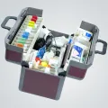 Arztkoffer Drasol IDEAL klein, 44 x B 24 x H 22 cm, Kunstleder-Besatz Schwarz