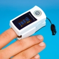 RESQ-Meter Fingerpulsoximeter zur nicht invasiven Messung von Pulsfrequenz und Sauerstoffkonzentration im Blut