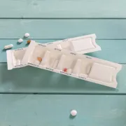 Bio-Medikamentendispenser, Zuckerrohr, Einteilung morgens, mittags, abends, nachts (50 Stück) Weiß